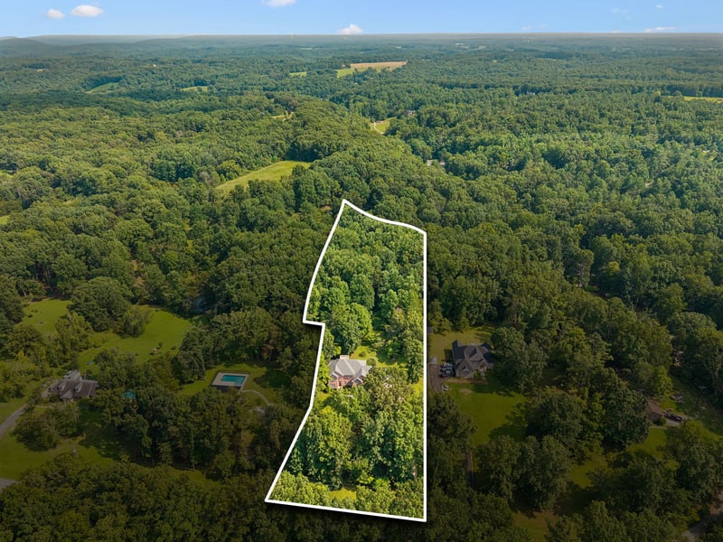7313 Henry Dr, Fairview, TN 37062