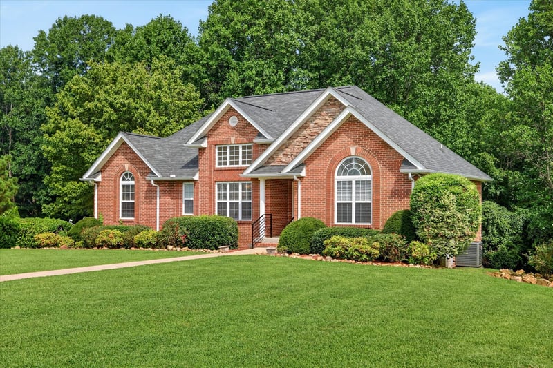 1422 Grassland Dr, Ashland City, TN 37015