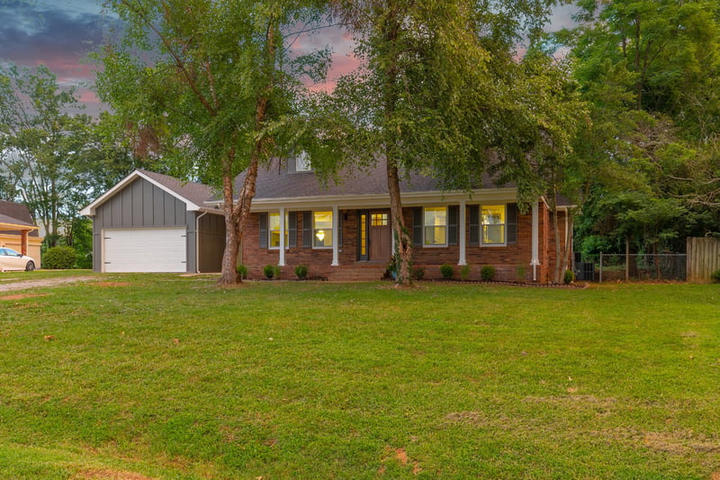 1119 Peninsula Dr, Gallatin, TN 37066