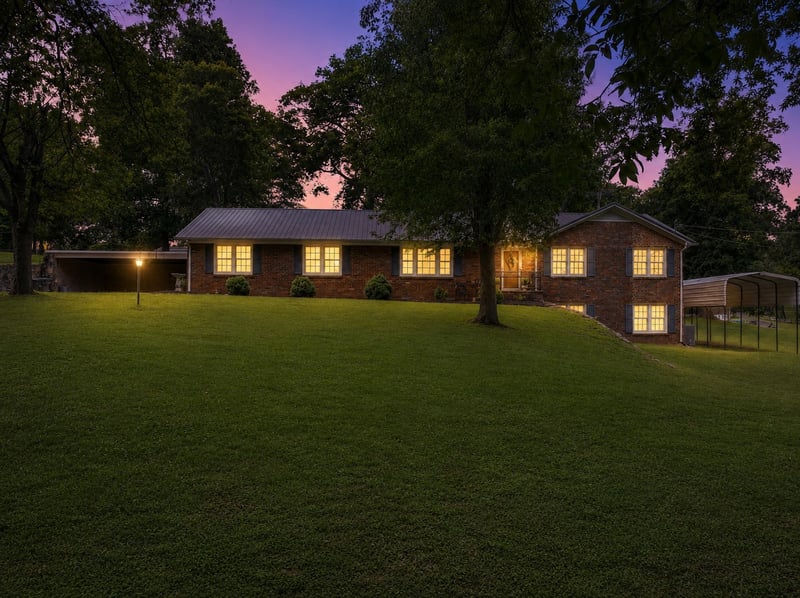 102 Jefferson Dr, Columbia, TN 38401