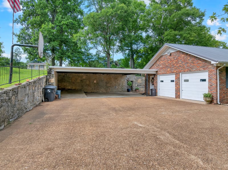 102 Jefferson Dr, Columbia, TN 38401