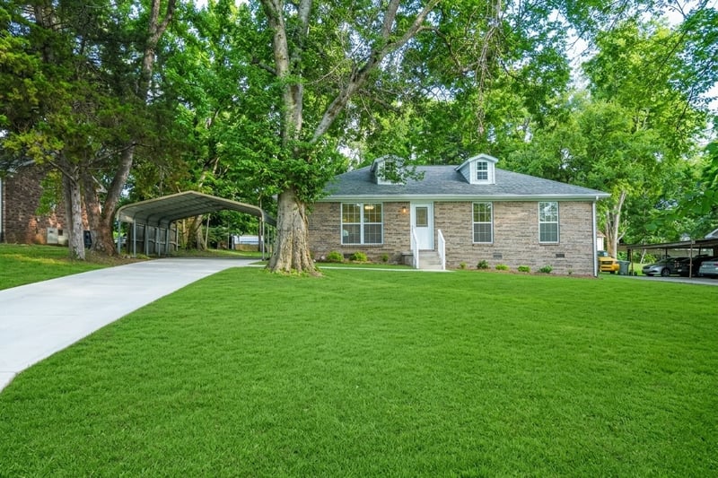421 Malvin St, Gallatin, TN 37066