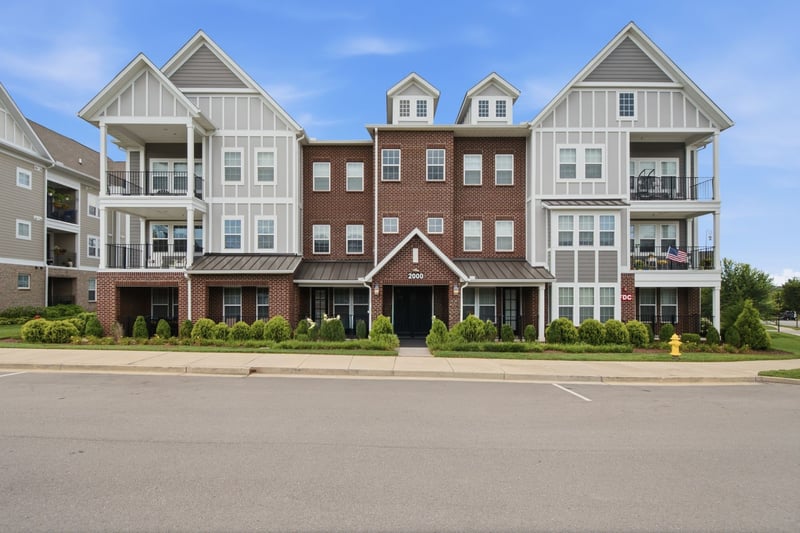 2000 Shadow Green Dr #201, Franklin, TN 37064