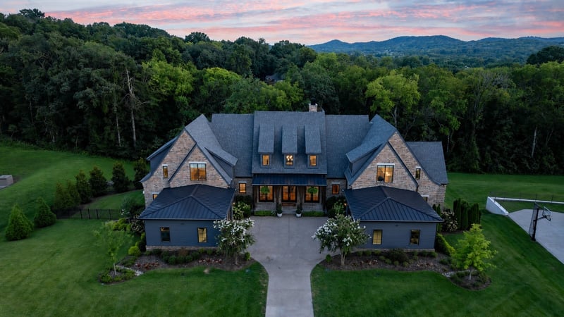 9289 Fordham Dr, Brentwood, TN 37027