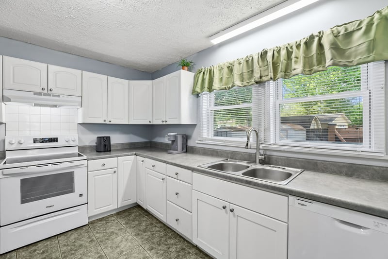 929 Greenland Dr, Murfreesboro, TN 37130