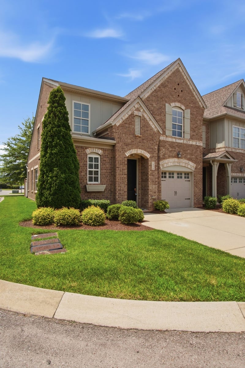 1970 Newark Ln, Thompsons Station, TN 37179