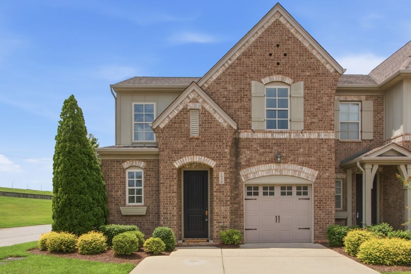 1970 Newark Ln, Thompsons Station, TN 37179