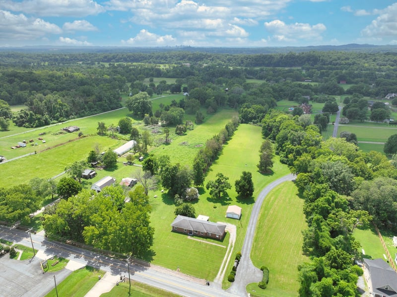 1544 Neelys Bend Rd, Madison, TN 37115