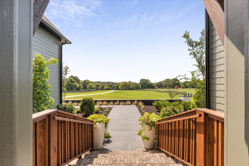 10729 Versailles Rd, Rockvale, TN 37153