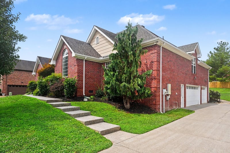 1035 Margaret Dr, Hendersonville, TN 37075