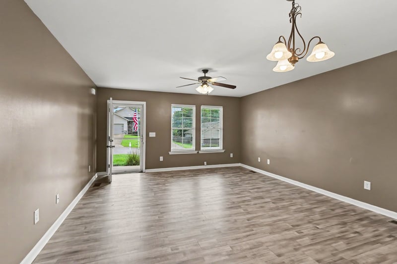 209 Woodsong Ln, Columbia, TN 38401