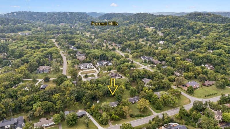 1511 Harding Pl, Nashville, TN 37215