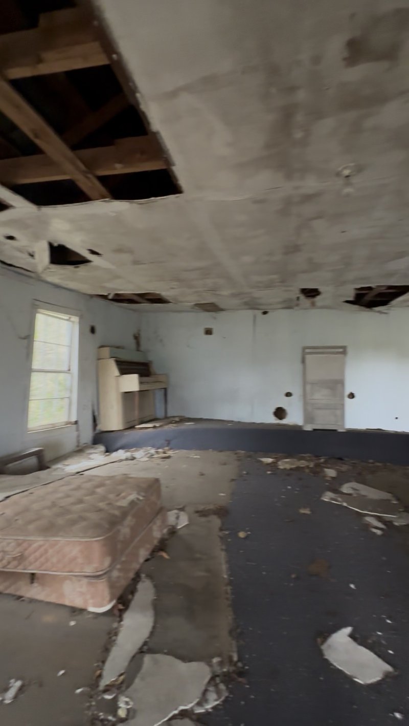 39 Main St, Gordonsville, TN 38563