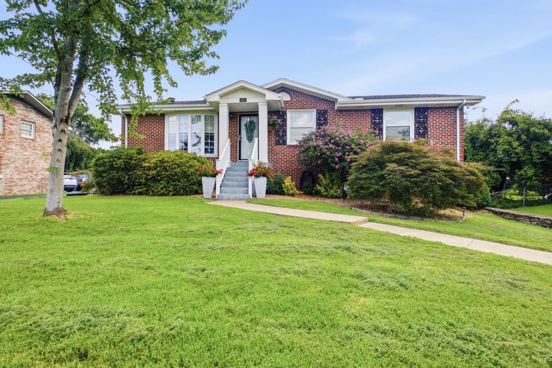 300 Weldon Dr, Hermitage, TN 37076