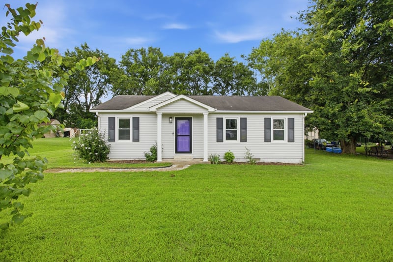 1615 Williamson Dr, Columbia, TN 38401