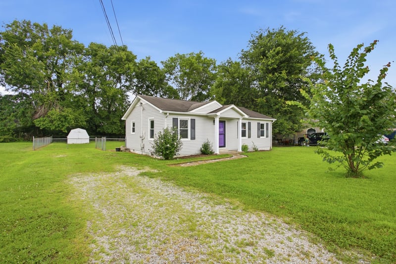 1615 Williamson Dr, Columbia, TN 38401