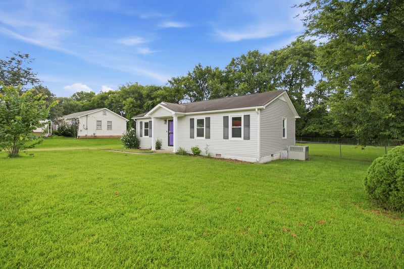 1615 Williamson Dr, Columbia, TN 38401