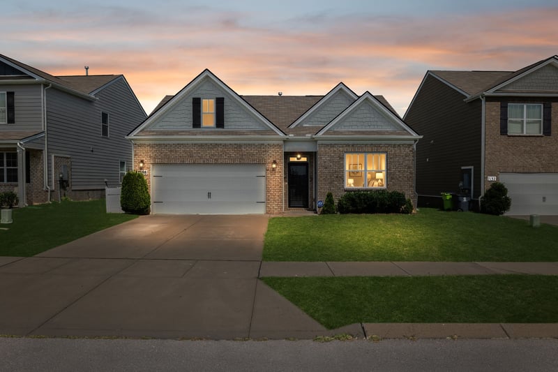 7098 Sunny Parks Dr, White House, TN 37188