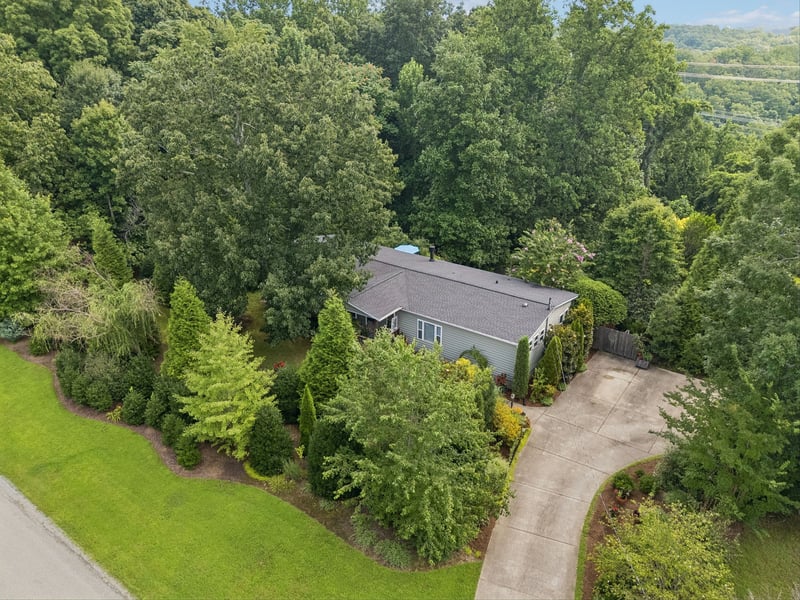 5499 Old Sams Creek Rd, Pegram, TN 37143