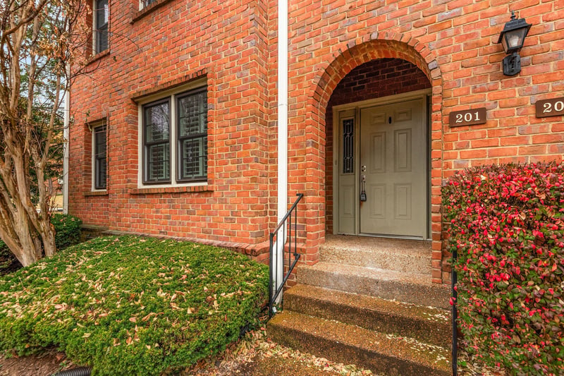 201 Westchase Dr, Nashville, TN 37205