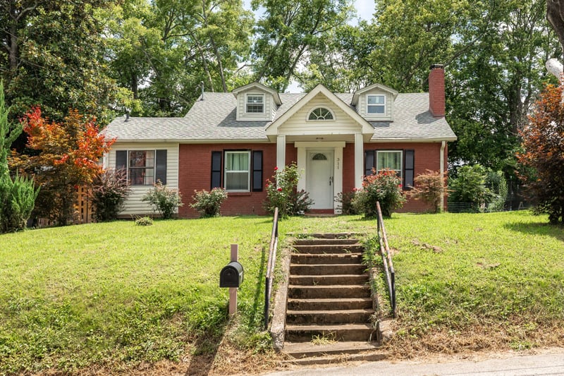 311 W 15th St, Columbia, TN 38401
