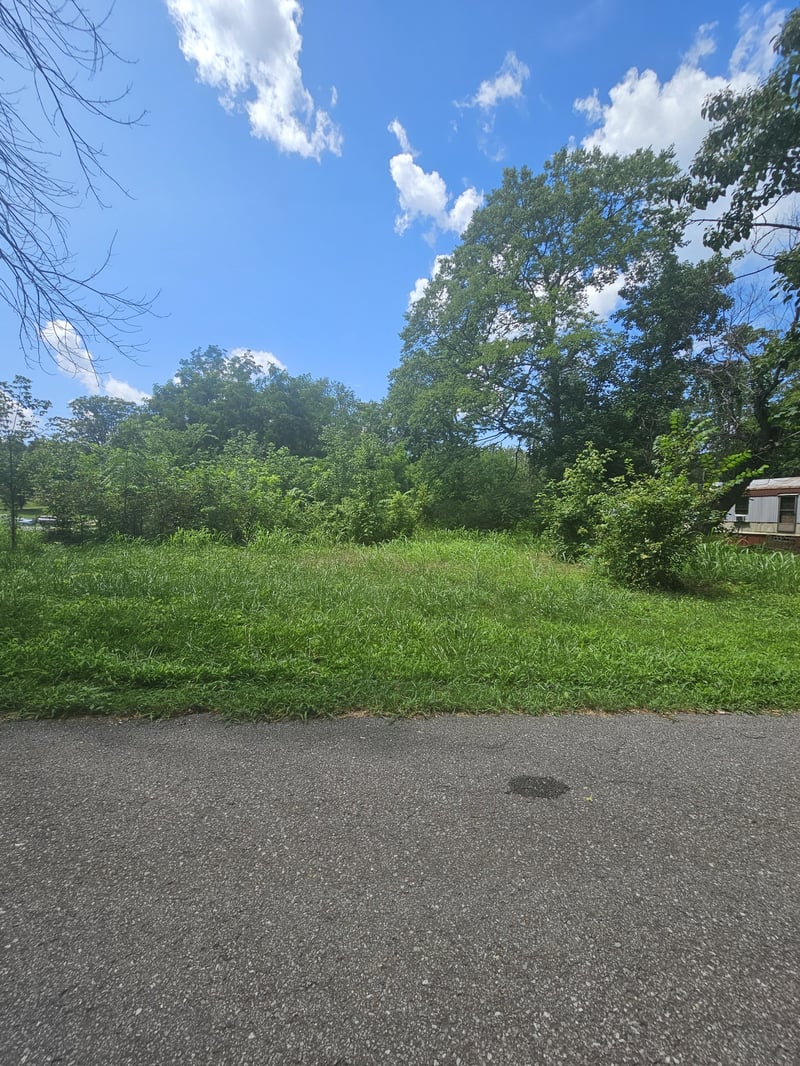 31 W Hwy, White House, TN 37188