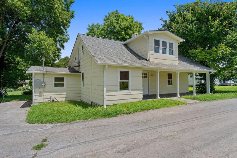 102 Lowe St, Mount Pleasant, TN 38474