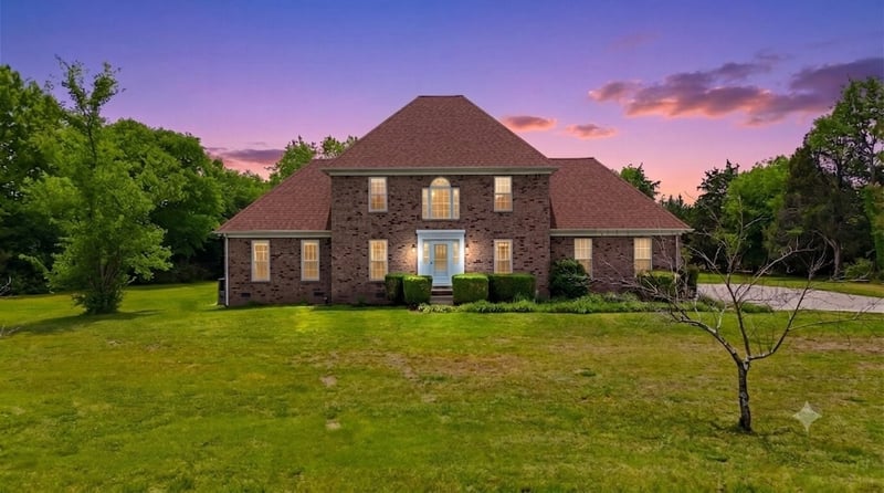3630 W Trimble Rd, Milton, TN 37118