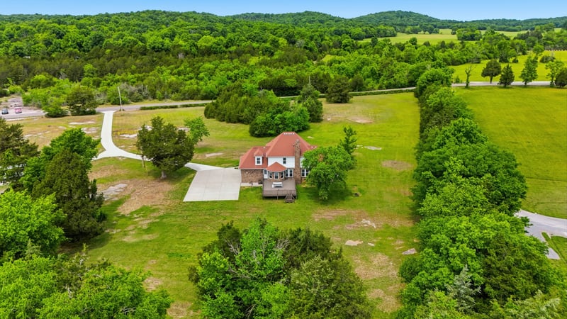 3630 W Trimble Rd, Milton, TN 37118