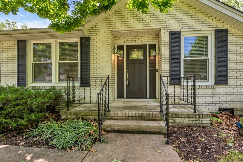 138 Carriage Dr, Nashville, TN 37221