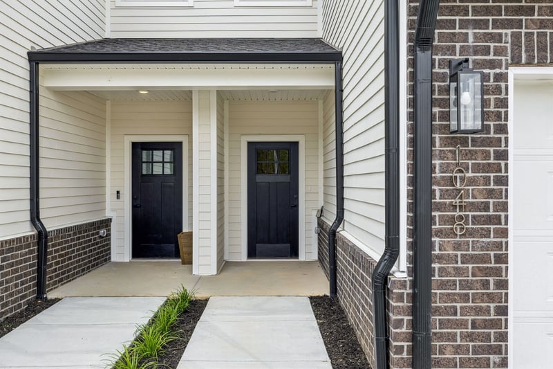 1064 Stagecoach Dr, White House, TN 37188