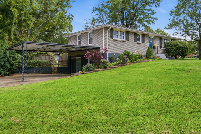 5001 Bonnawell Dr, Hermitage, TN 37076