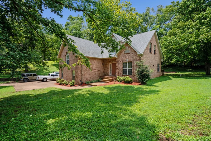 1011 Dickens Dr, Mount Juliet, TN 37122