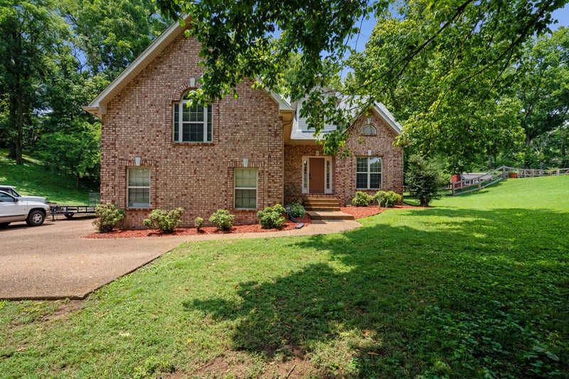 1011 Dickens Dr, Mount Juliet, TN 37122