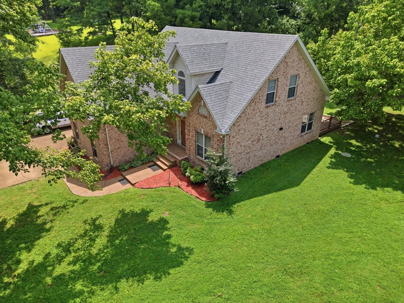 1011 Dickens Dr, Mount Juliet, TN 37122