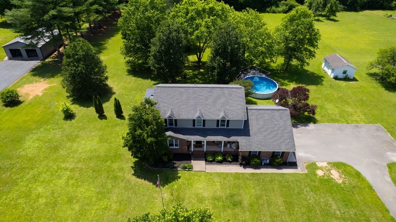 7770 Bridlewood Dr, Christiana, TN 37037