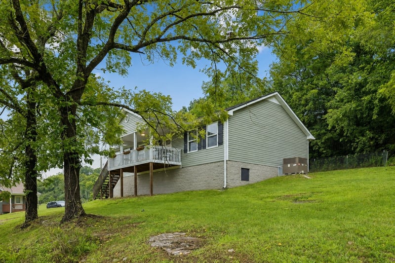 377 Rawls Creek Rd, Gordonsville, TN 38563
