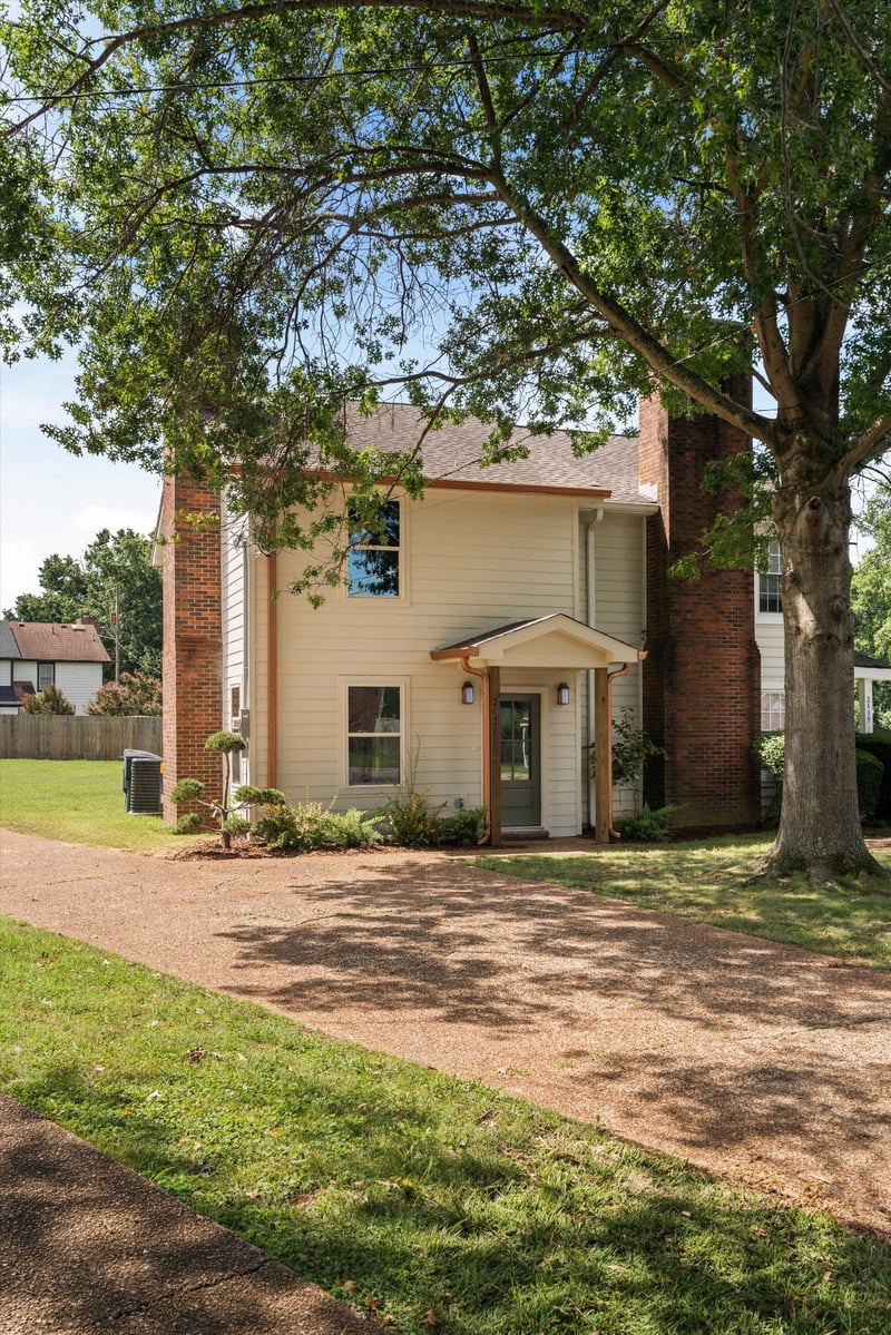 2437 Robbie Ct, Nashville, TN 37214