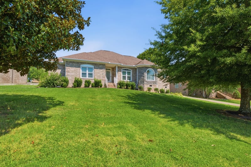 114 Collinwood Dr, Gallatin, TN 37066