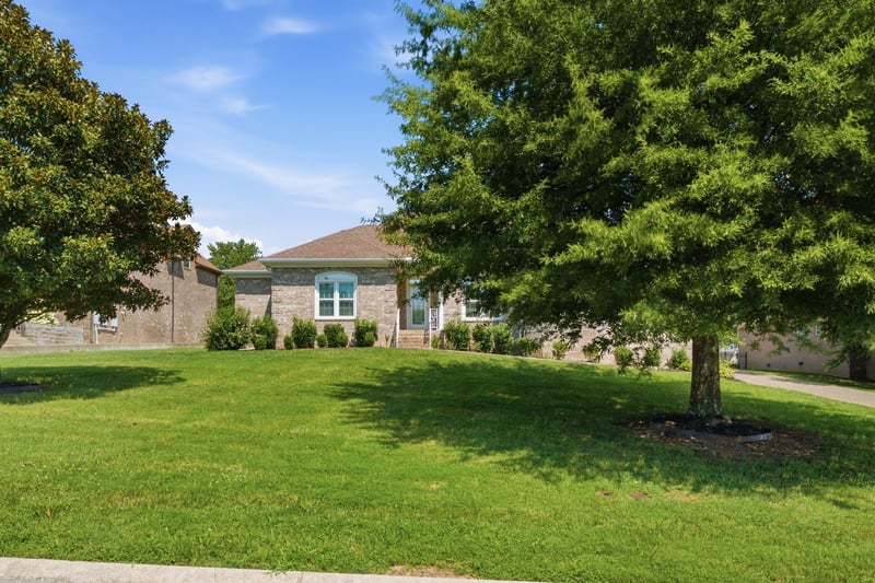 114 Collinwood Dr, Gallatin, TN 37066