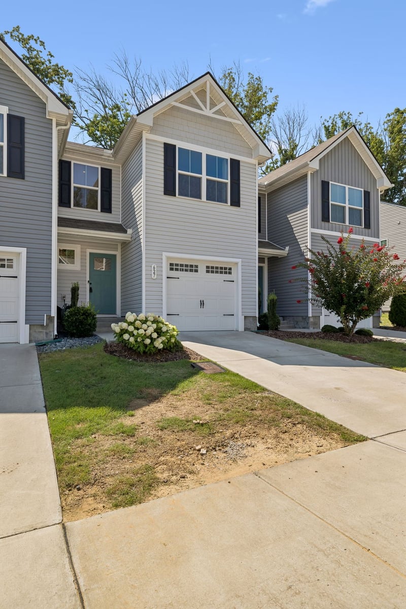 627 Woodall Ridge Dr, Lebanon, TN 37090