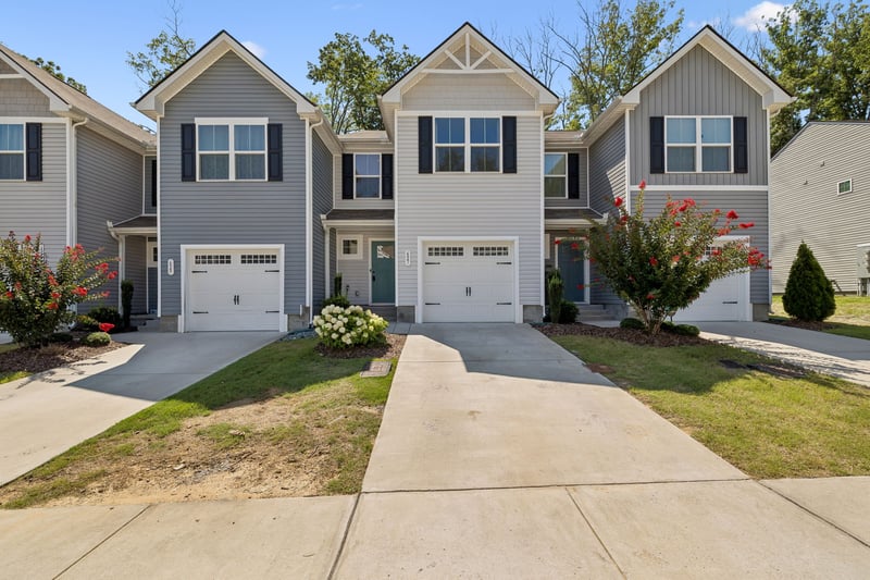 627 Woodall Ridge Dr, Lebanon, TN 37090