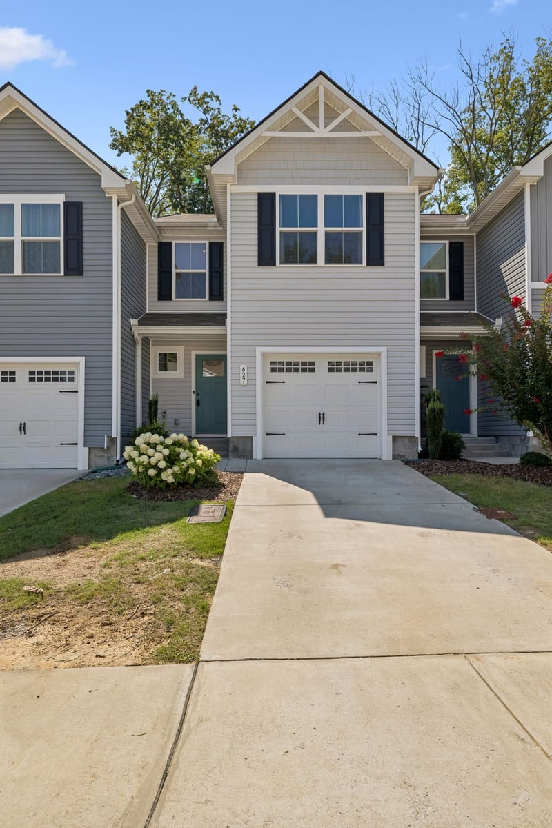 627 Woodall Ridge Dr, Lebanon, TN 37090