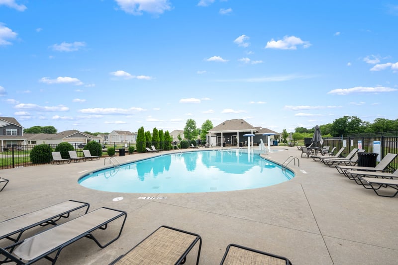 9016 Copenhagen Dr, Murfreesboro, TN 37129