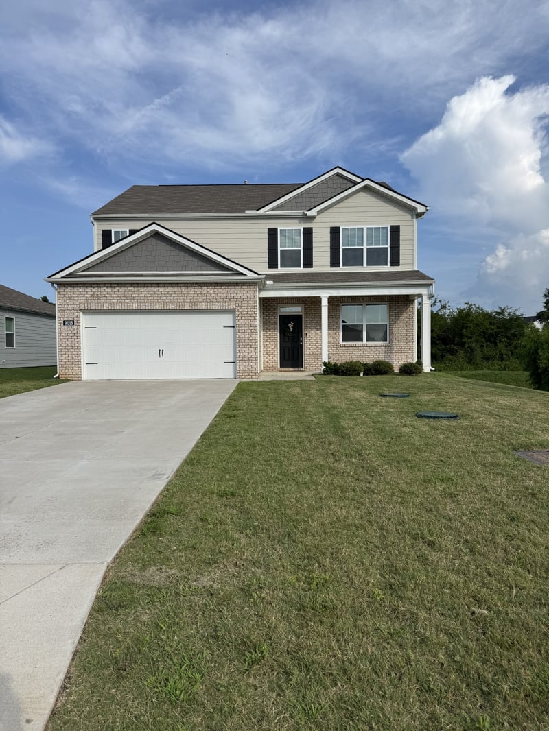 9016 Copenhagen Dr, Murfreesboro, TN 37129