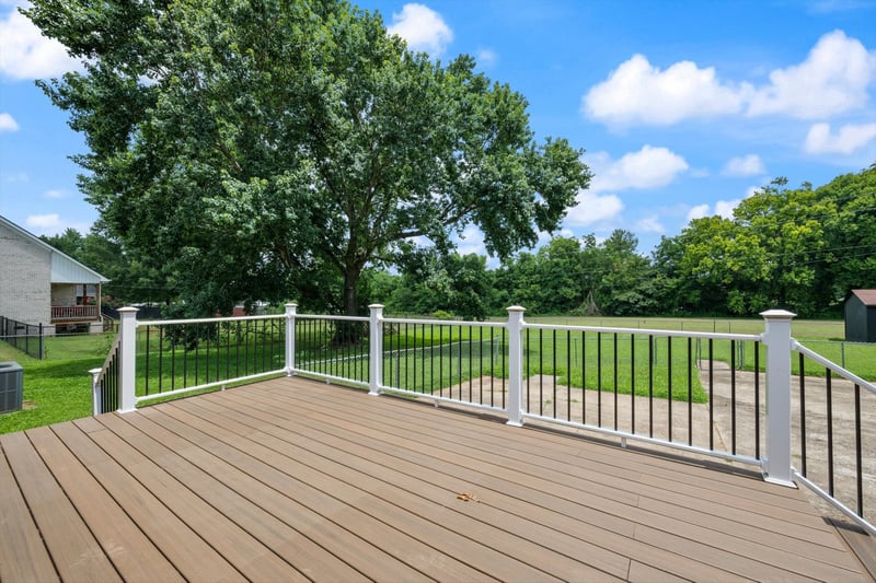 704 Redwood Cir, Columbia, TN 38401