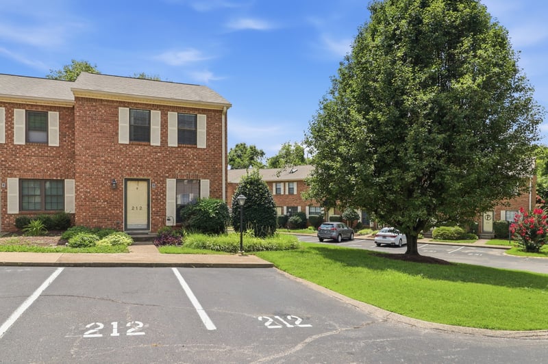 212 Thistle Ln, Hermitage, TN 37076
