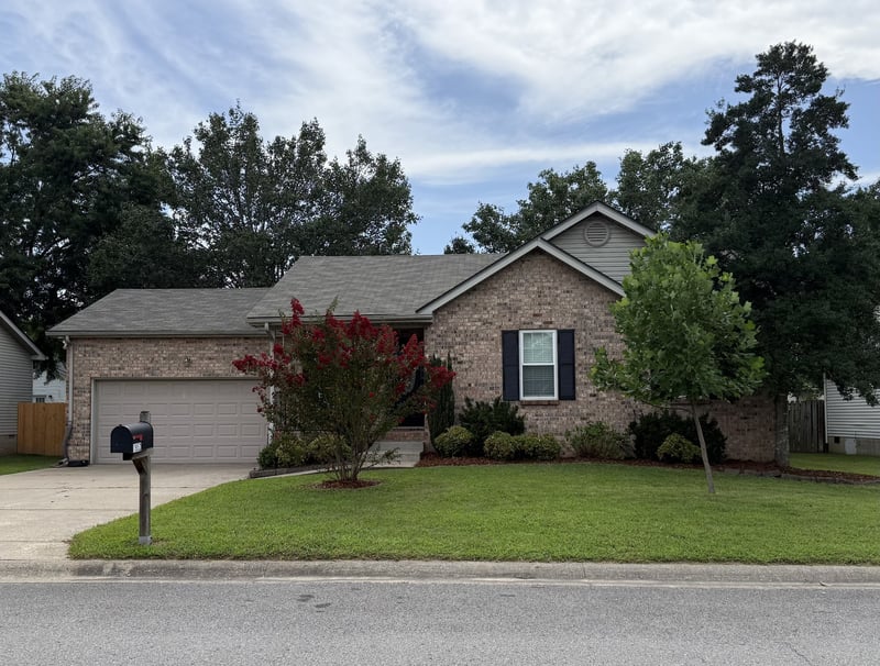 1952 Waterford Dr, Old Hickory, TN 37138