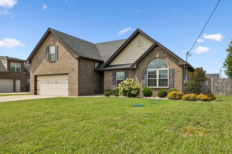 1951 Mural Ln, Murfreesboro, TN 37127