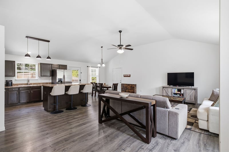400 Due Ln, Columbia, TN 38401